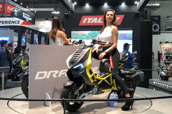 Lốp xe Italjet Dragster sử dụng loại Pirelli Angel 120/70 R12 ở bánh trước và 140/60 R13 cho bánh sau. Bình xăng xe có dung tích 7 lít và vị trí chỗ để chân được tối ưu