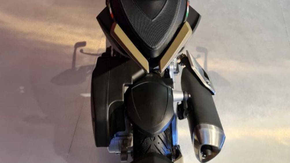 Sức mạnh của Italjet Dragster đến từ loại động cơ 4 thì, dung tích 200cc, hệ thống phun xăng Magneti Marelli cho công suất tối đa 20 mã lực