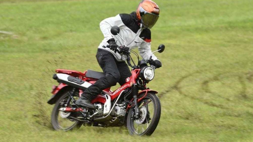 Khối động cơ này, sẽ giúp cho mẫu xe đạt được sức mạnh lên đến 8.8 mã lực tại 7000 vòng/phút và mô-men xoắn cực đại là 10,8 Nm tại 4500 vòng/phút