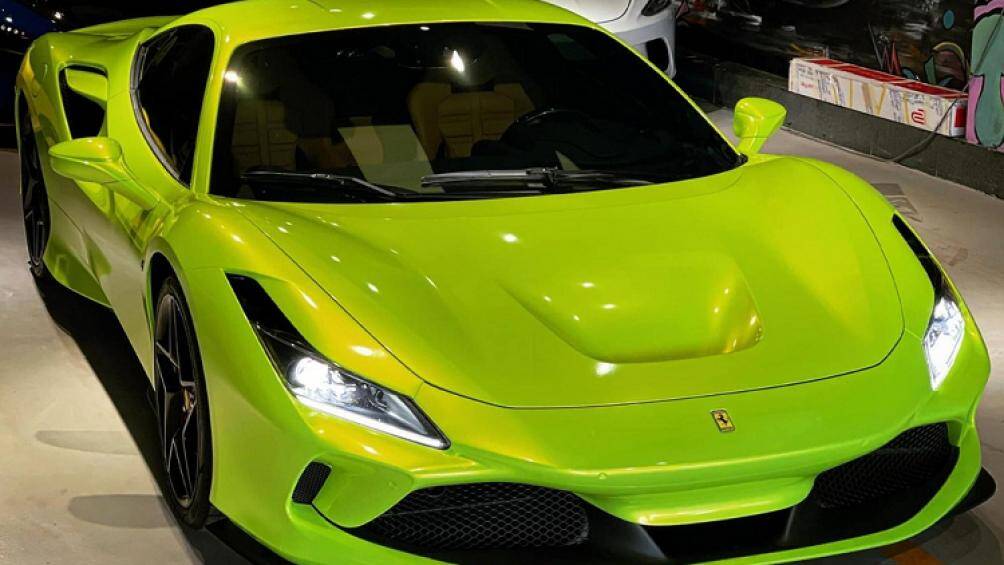 Giá lăn bánh Ferrari F8 Tributo tại Việt Nam đang ở mức trên 23,2 tỷ đồng. Còn ở tại thị trường nước ngoài, siêu xe Ferrari F8 Tributo giá khởi điểm 6,5 tỷ đồng