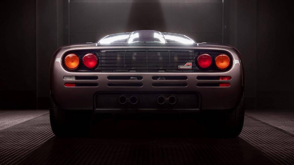 Đến nay, chiếc siêu xe này vẫn giữ vững danh hiệu tốc độ tối đa cao nhất của một chiếc xe sử dụng động cơ hút khí tự nhiên