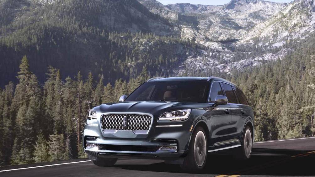 8. Lincoln Aviator Hybrid 2020 (giá khởi điểm: 52.195 USD)