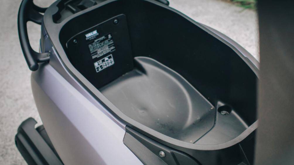 Hiệu suất chính xác của mẫu xe này chưa được công bố, nhưng ước tính sẽ ở mức 8 mã lực. Bình xăng trên xe có dung tích 4 lít