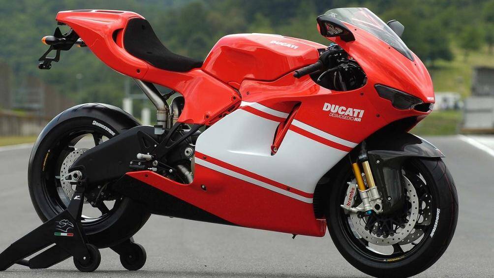 8. Ducati Desmosedici D16RR NCR M16 - 55.000 USD