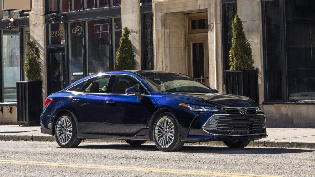 1. Toyota Avalon 2021 (giá khởi điểm: 36.125 USD)