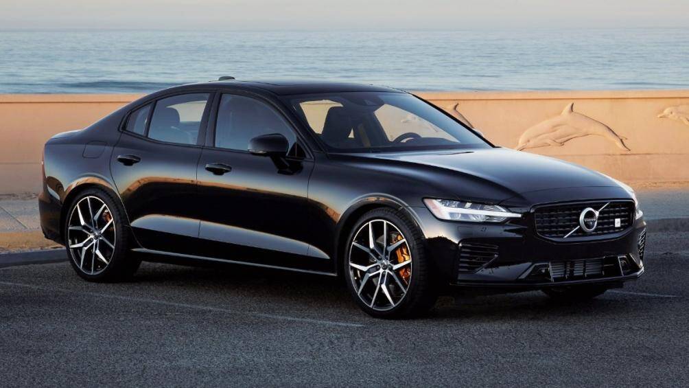 3. Volvo S60 2021 (giá khởi điểm: 38.950 USD)