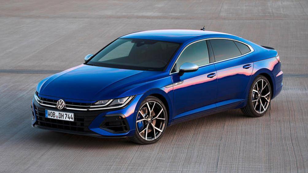 4. Volkswagen Arteon 2021 (giá khởi điểm: 36.995 USD)