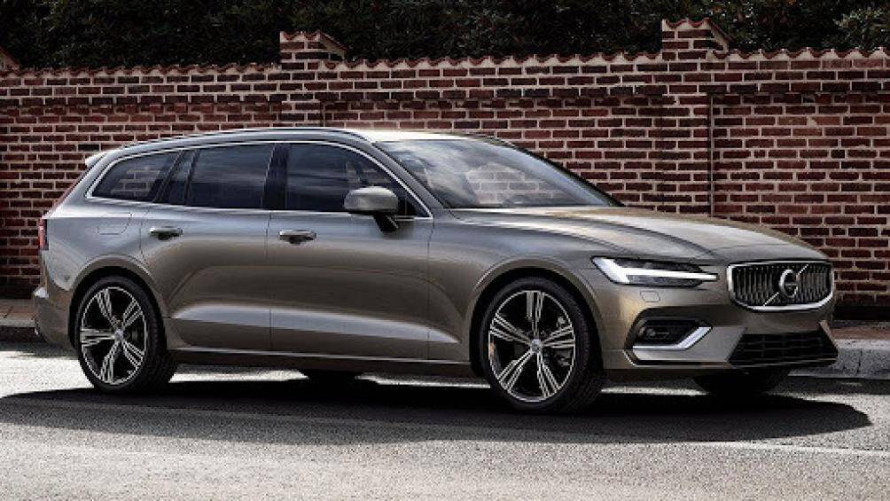 6. Volvo V60 2021 (giá khởi điểm: 40.950 USD)