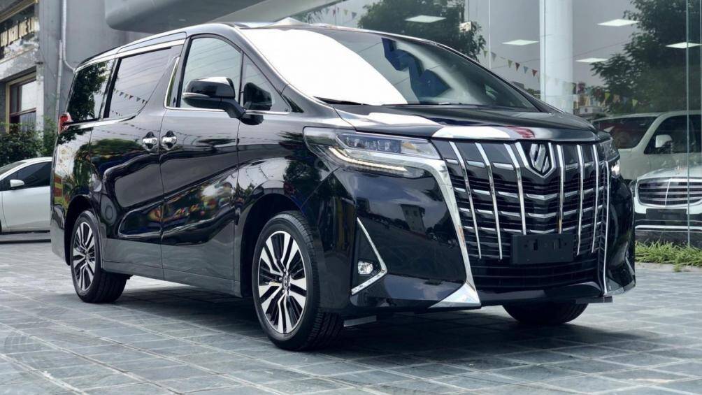 4. Toyota Alphard (doanh số: 55.022 chiếc)