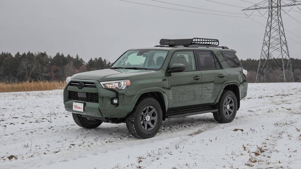 9. Toyota 4Runner 2021 (khoảng sáng gầm xe: 244 mm)