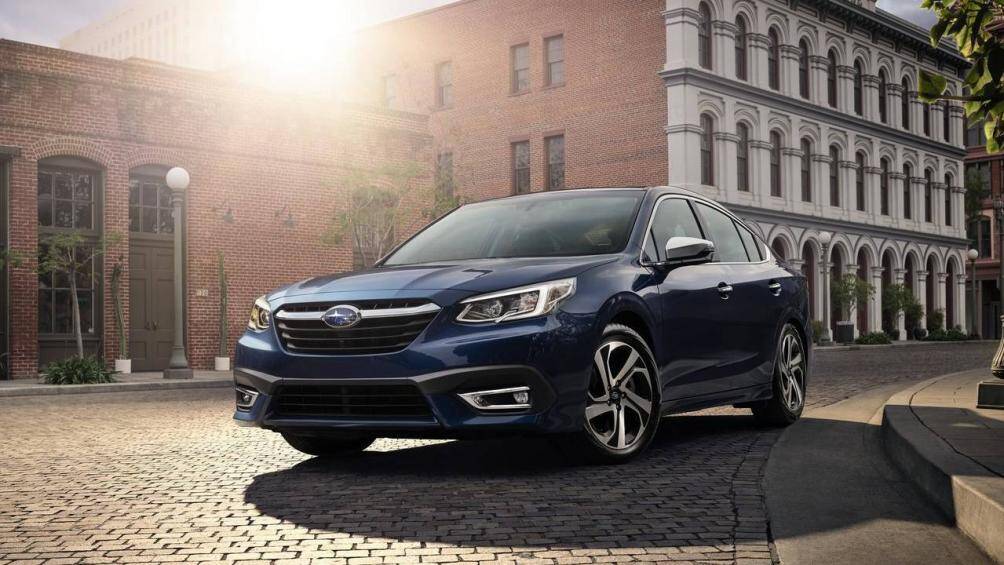 9. Subaru Legacy 2021 (giá khởi điểm: 22.895 USD, điểm an toàn: 9,8/10)