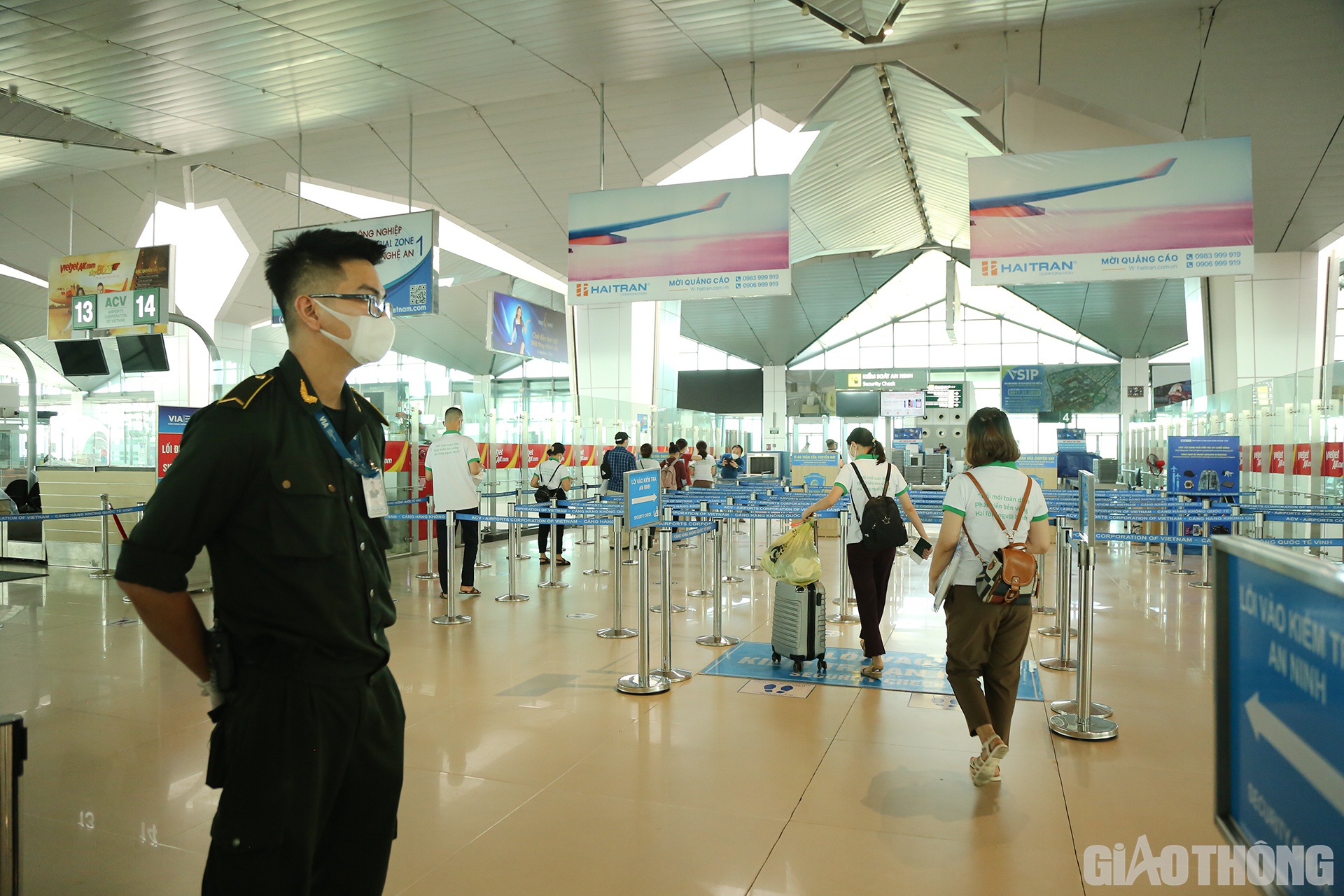 Theo lịch trình, đoàn sẽ di chuyển bằng máy bay từ Sân bay Vinh vào TP.HCM.