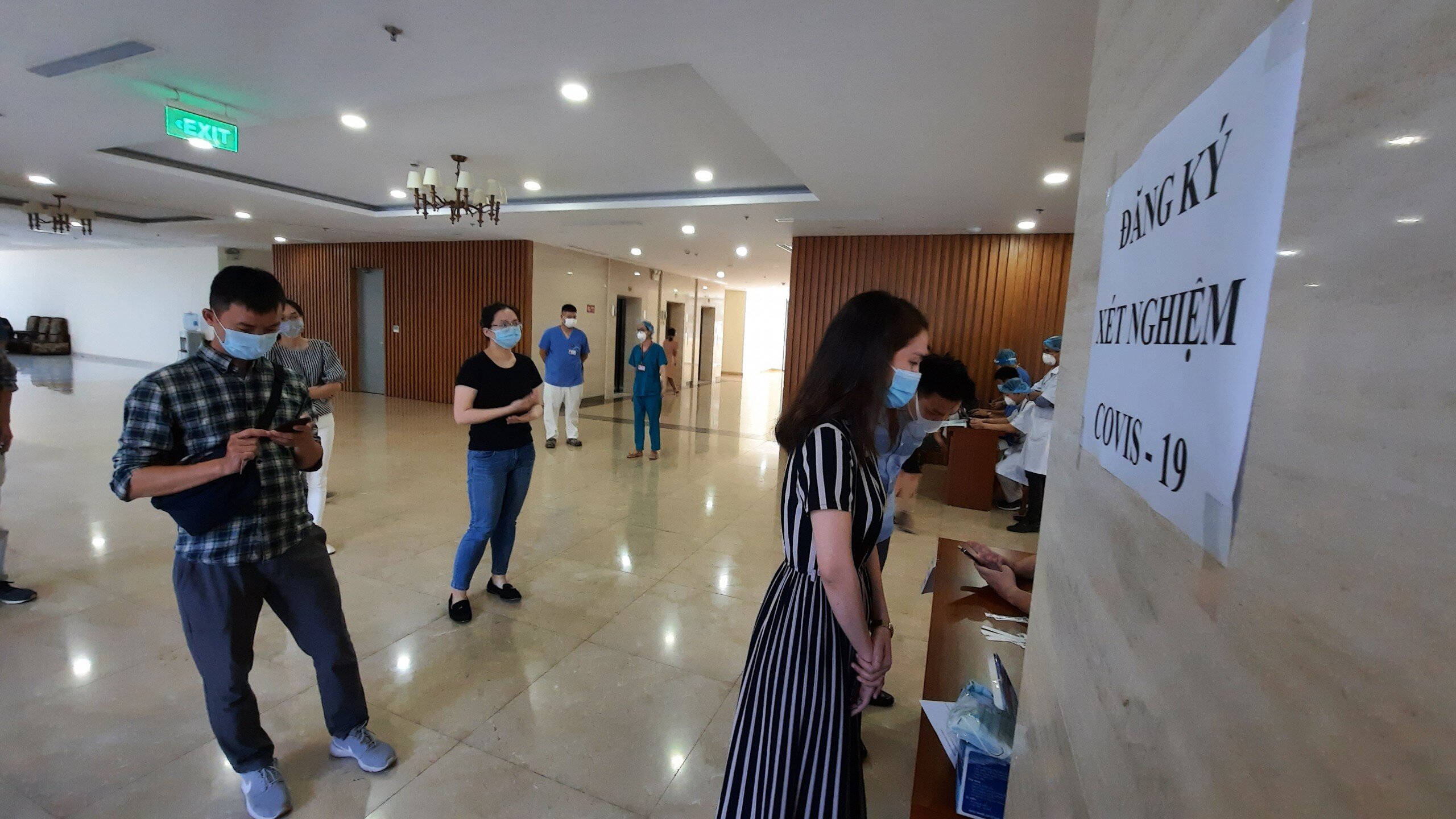 Theo thông báo, đối tượng xét nghiệm bao gồm: Đại biểu Quốc hội; khách mời cấp cao, đoàn ngoại giao, các trưởng đại diện tổ chức quốc tế tại Hà Nội; cán bộ, công chức, viên chức và người lao động Văn phòng Quốc hội; cán bộ, công chức, viên chức Văn phòng Đoàn đại biểu Quốc hội các tỉnh, Thành phố trực thuộc Trung ương phục vụ kỳ họp; đội ngũ an ninh, nhân viên phục vụ tại nơi họp và các điểm ăn nghỉ của đại biểu Quốc hội; dự thính, cộng tác viên, đội ngũ phục vụ của các Bộ, ban, ngành; phóng viên báo chí tham dự và đưa tin…