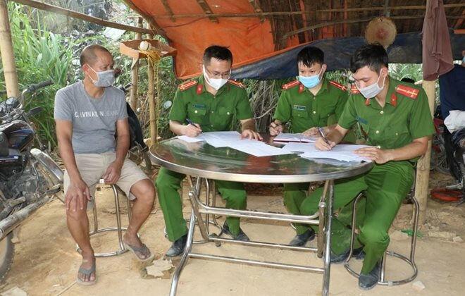 Bước đầu Công an tỉnh Nghệ An đã bắt giữ đối tượng Trần Văn Bảy - người bị cáo buộc đã đứng ra tổ chức khai thác mỏ này trong nhiều năm dù chưa được các cấp có thẩm quyền cho phép. Hiện tại Công an tỉnh đang tiếp tục mở rộng điều tra và làm rõ những người có liên quan.