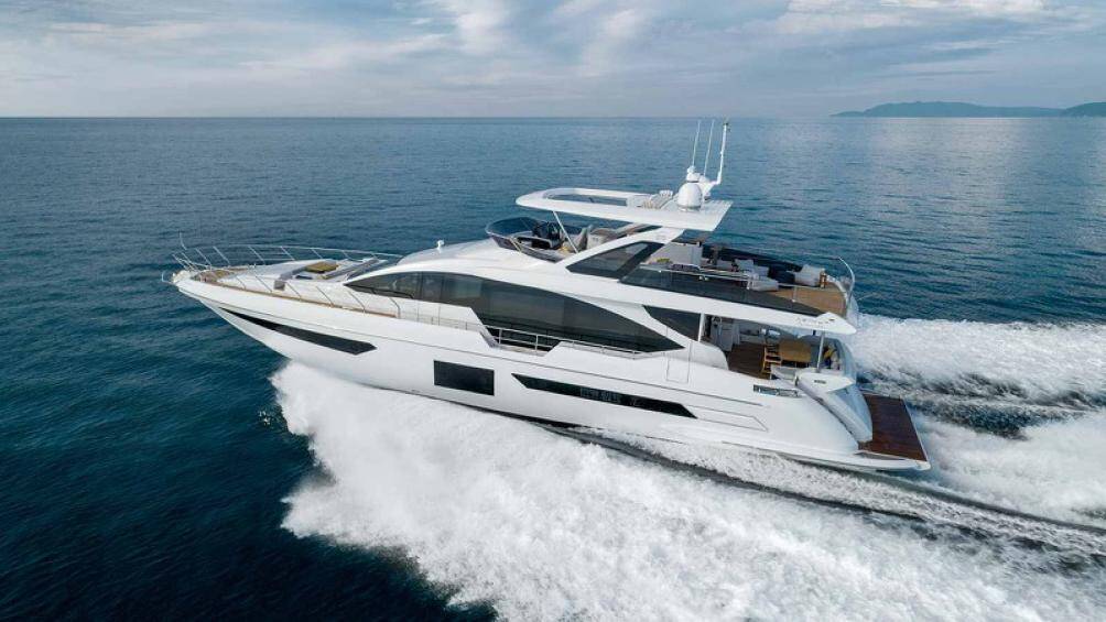 Chiếc du thuyền mà CR7 chọn mua có chiều dài 27m. Nó được ví như một khách sạn 5 sao với thiết kế sang trọng, nội thất xa hoa và rất nhiều tiện ích độc đáo