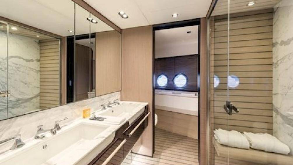 Dù đội tuyển Bồ Đào nha bị loại sớm ở vòng 1/8 nhưng với 5 bàn thắng và 1 pha kiến tạo, Cristiano Ronaldo đã chính thức trở thành vua phá lưới EURO 2020