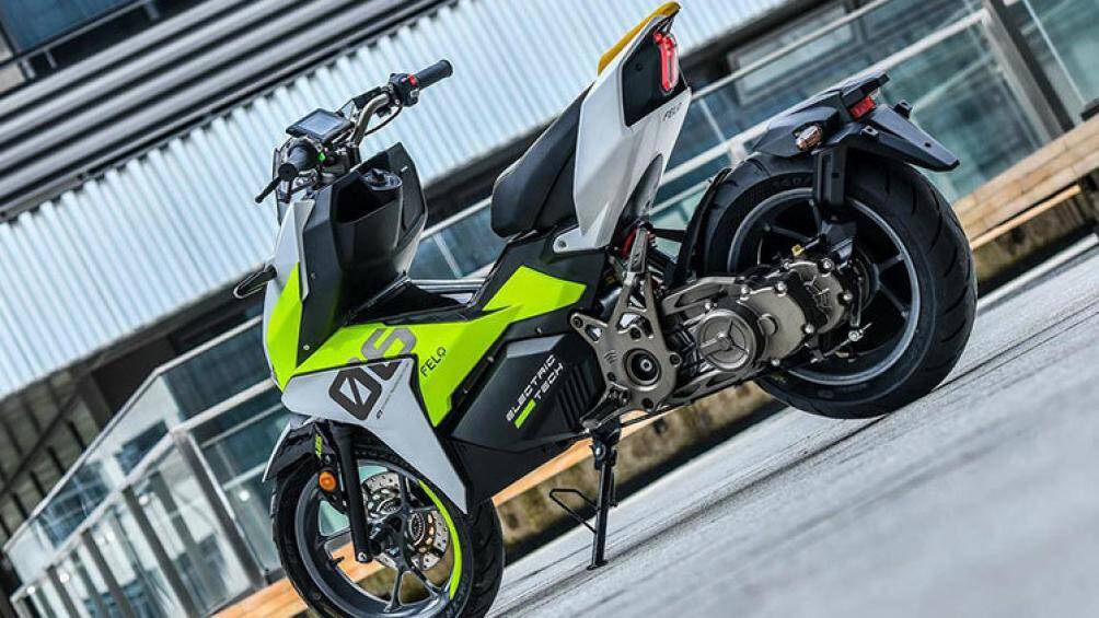 Mẫu xe này được trang bị an toàn đầy đủ với ABS trước, đèn full LED, màn hình LCD hiện đại cùng ứng dụng có thể kết nối được với xe thông minh