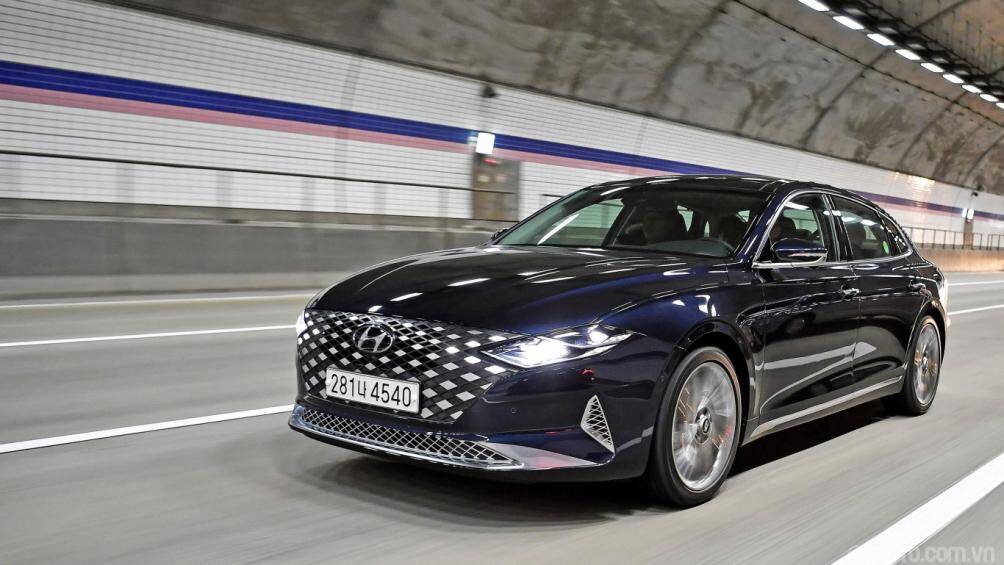 1. Hyundai Grandeur (doanh số: 52.830 chiếc)