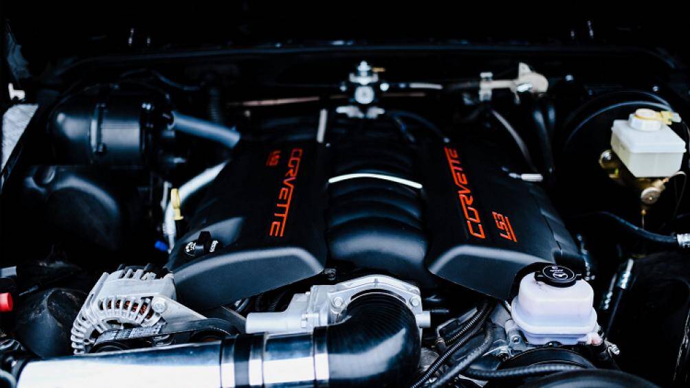 Nâng cấp đáng giá nhất nằm dưới nắp ca-pô, động cơ nguyên bản được thay thế bằng cỗ máy LS3 V8 6.2L sản sinh công suất 435 mã lực và mô-men xoắn 603 Nm