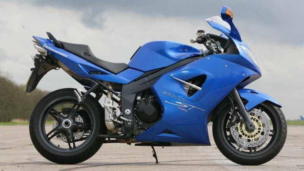 2. Triumph Sprint ST 1050