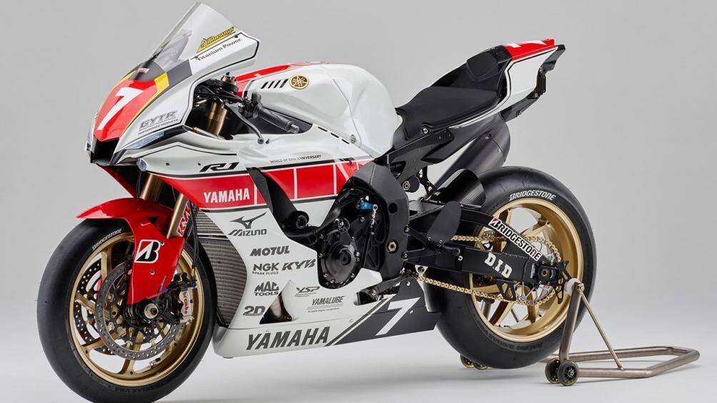 Yamaha R1 2021 WGP 60th Anniversary được trang bị mâm O.Z Racing, phanh Brembo Nickel, dàn phuộc KYB cao cấp