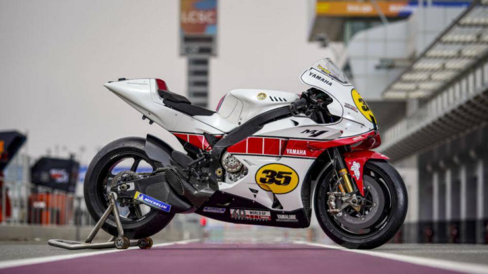 Yamaha M1 phiên bản kỷ niệm 60 năm trước đó đã lăn bánh trên đường đua MotoGP