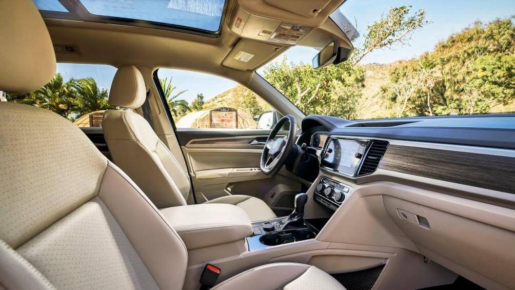 Nguồn cung cấp sức mạnh cho mẫu SUV 7 chỗ này là 2 loại động cơ. Đầu tiên là động cơ xăng 4 xi-lanh, tăng áp, dung tích 2.0L với công suất tối đa 235 mã lực