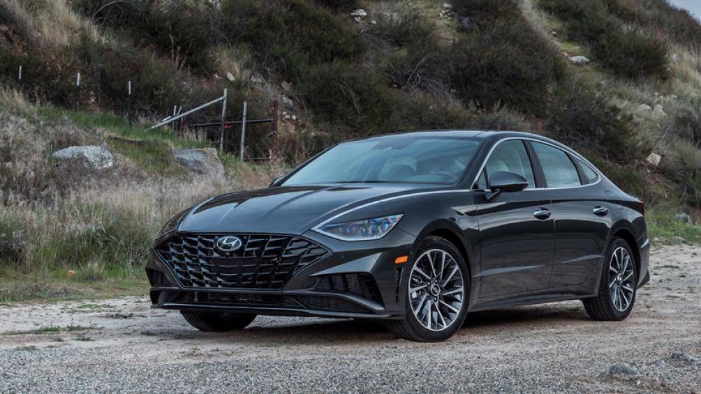 2. Hyundai Sonata 2021 (giá khởi điểm: 24.955 USD)