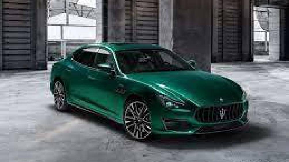 10. Maserati Quattroporte Trofeo 2021 (giá khởi điểm: 142.890 USD)