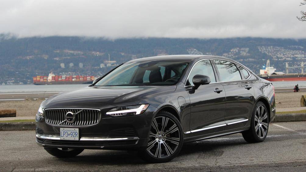 8. Volvo S90 2021 (giá khởi điểm: 52.245 USD)