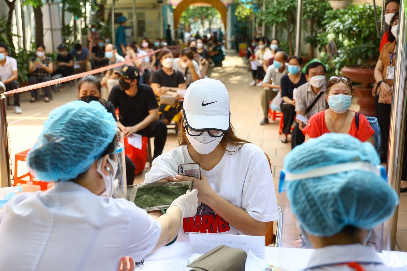 Việc khám sàng lọc trước tiêm sẽ giảm thiểu các phản ứng không đáng có đối với người được tiêm vaccine Covid-19.