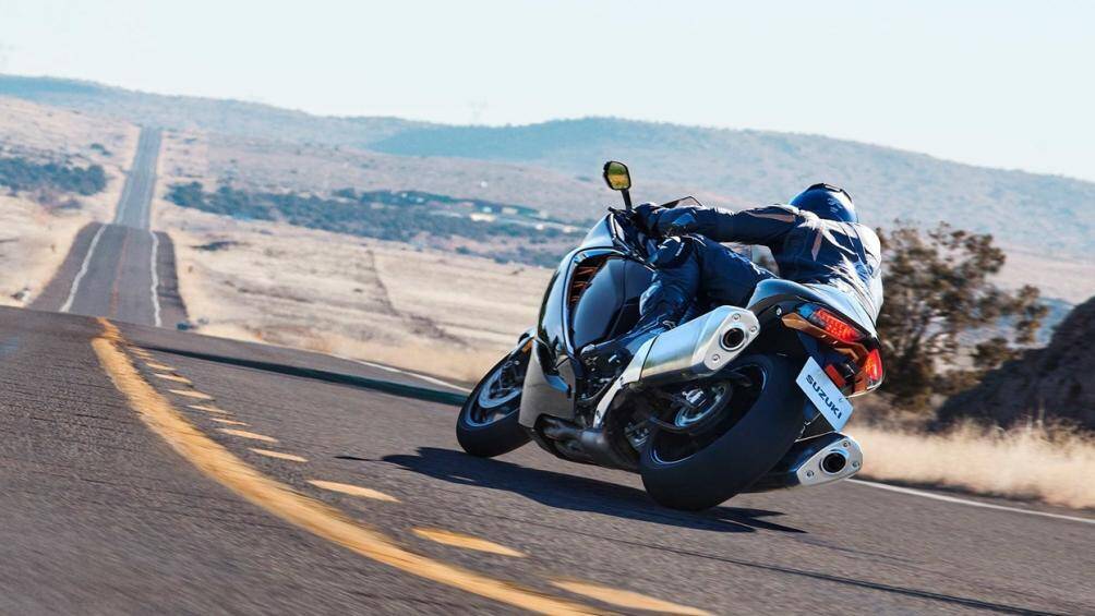 Suzuki cũng cho biết, Hayabusa 2021 sở hữu bộ khung góc cạnh và giúp tăng hiệu quả khí động lực học cũng như phân bổ trọng lượng trên xe