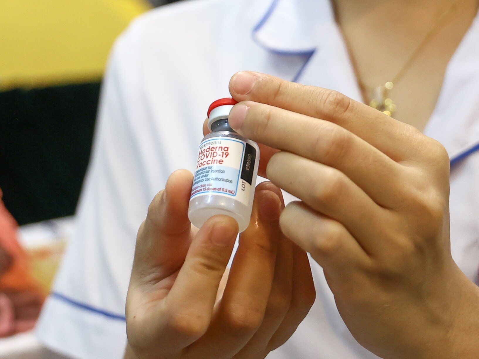 Trước đó, sáng 25/7, Bộ Y tế cho biết Việt Nam tiếp nhận thêm 3.000.060 liều vaccine Moderna do Chính phủ Hoa Kỳ hỗ trợ thông qua Cơ chế COVAX, trong đó 1.499.960 liều đã được chuyển đến TP Hồ Chí Minh và 1.500.100 liều đến Hà Nội.