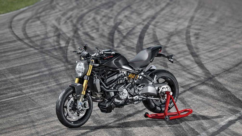 10. Ducati Monster 1200S (giá: 15.995 USD)