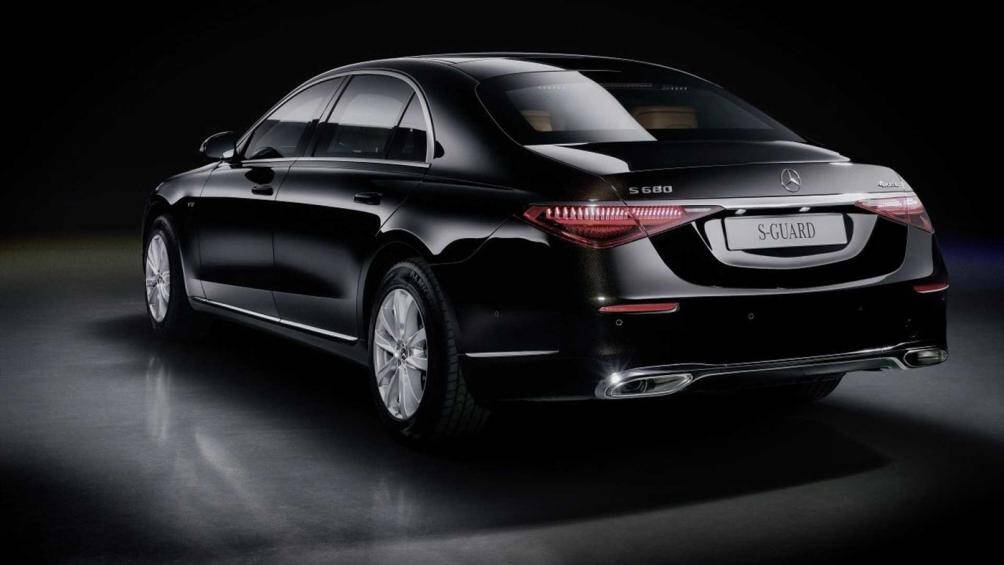 Mercedes-Benz S680 Guard mới có khối lượng tổng thể lên tới 4,2 tấn, nặng gấp đôi so với một chiếc Mercedes-Benz S580 thông thường