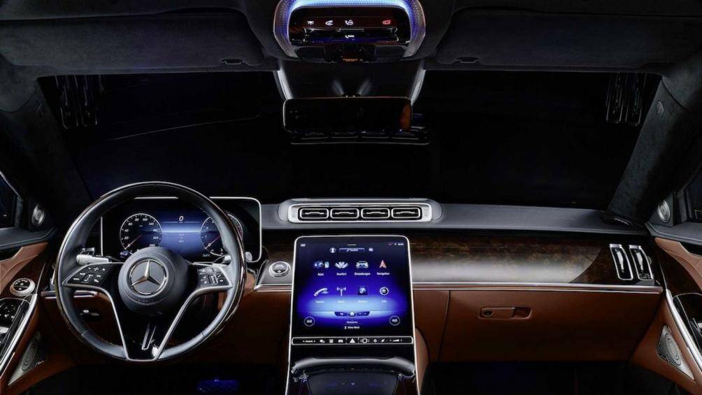 Mẫu xe an toàn bậc nhất này được trang bị động cơ V12 dung tích 6.0 lít tăng áp kép với mức công suất đầu ra lên tới 604 mã lực, mô-men xoắn 830 Nm