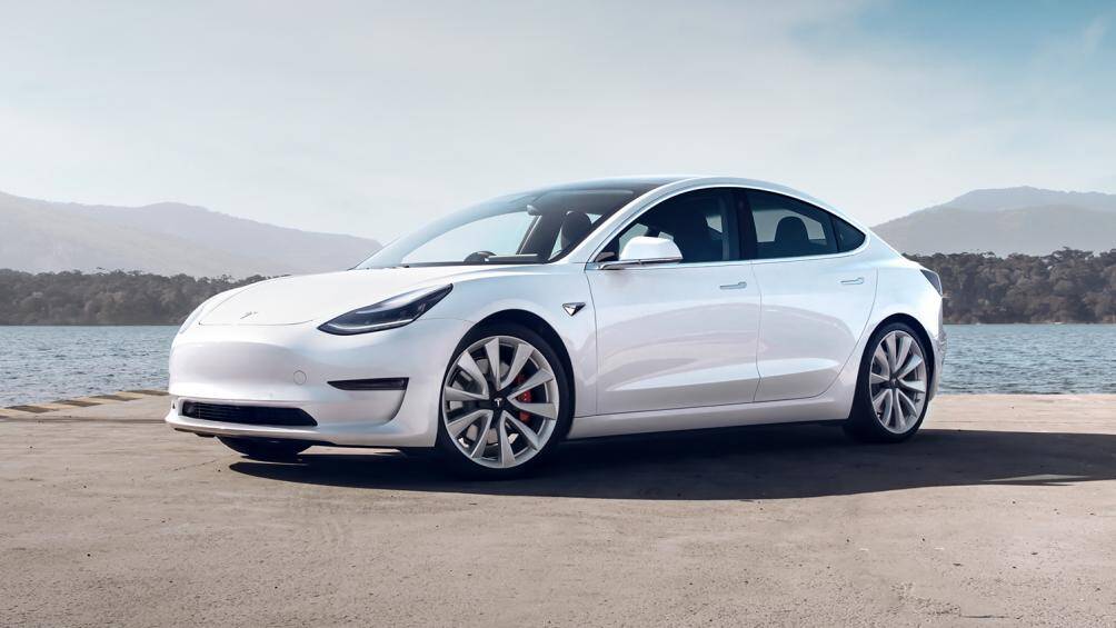 2. Tesla Model Y: Giá 50.000 USD, quãng đường đi được 524 km một lần sạc