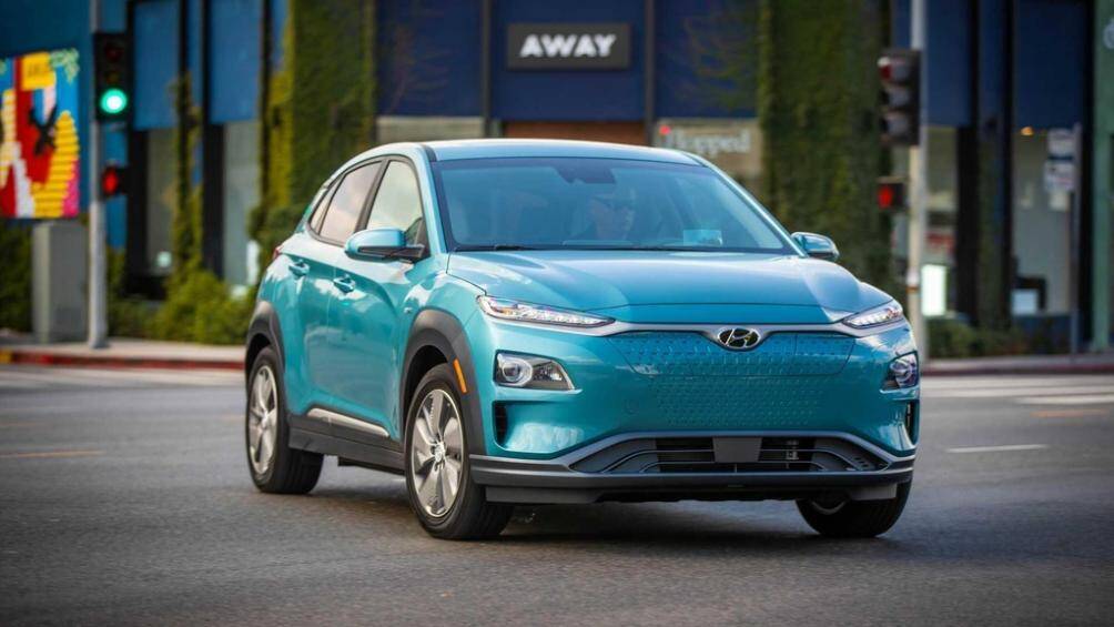 6. Hyundai Kona EV: Giá 40.000 USD, quãng đường đi được 415 km một lần sạc
