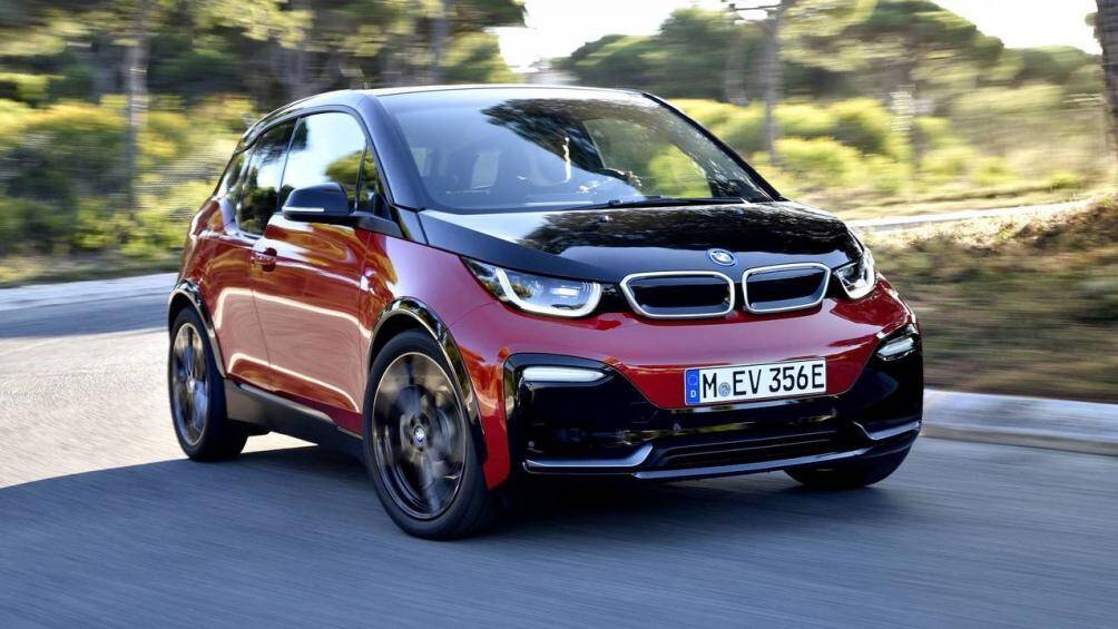 9. BMW i3: Giá 54.000 USD, quãng đường đi được 246 km một lần sạc