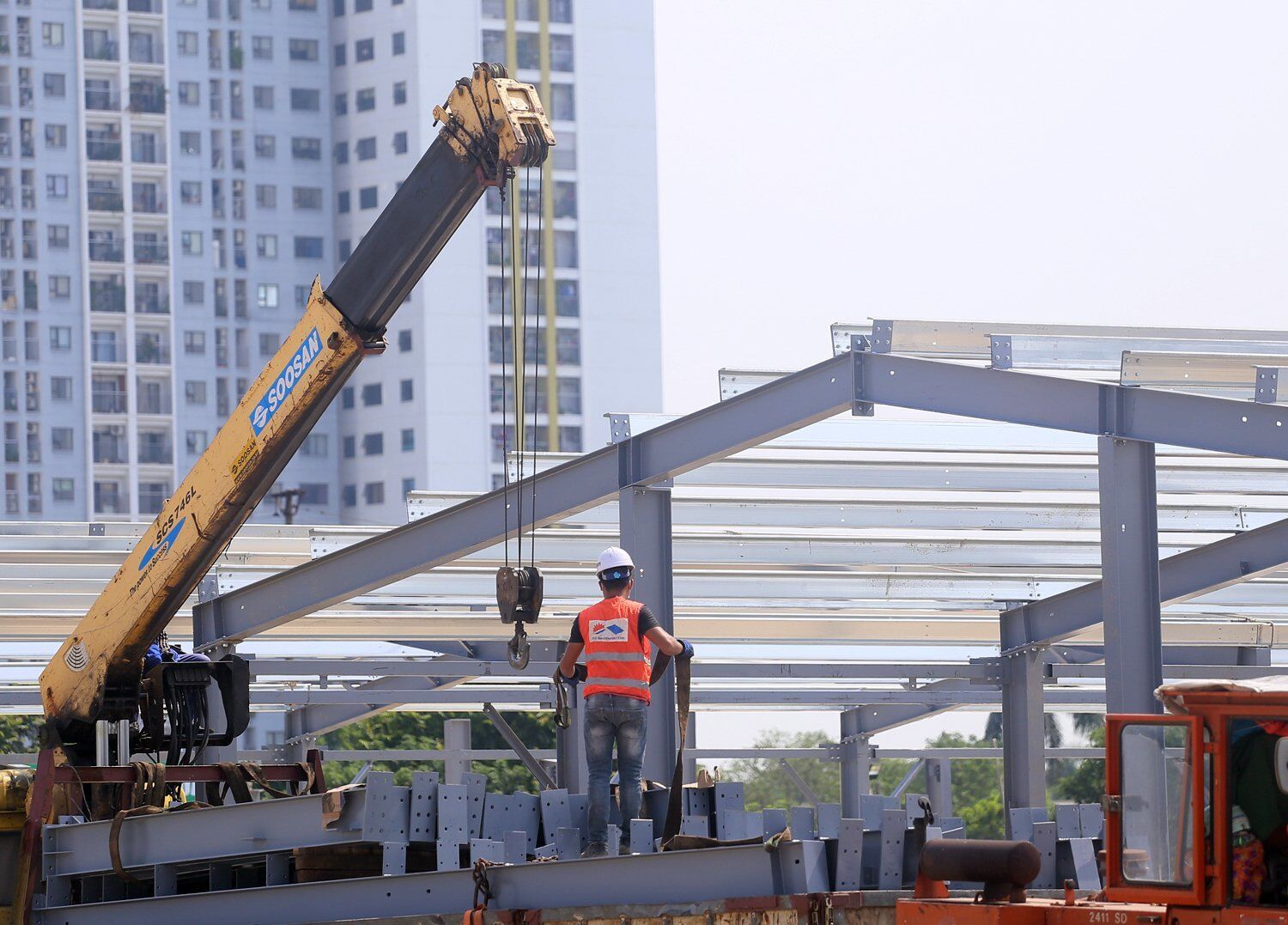 Sau 10 ngày thi công thần tốc, Bệnh viện dã chiến tại quận Hoàng Mai đã hoàn thành xong một số hạng mục.