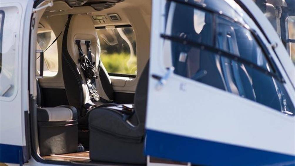 Buồng lái có 3 màn hình lớn chạy bộ điện tử hàng không Helionix, cung cấp tất cả thông tin cần thiết và hỗ trợ phi công trong mọi tình huống