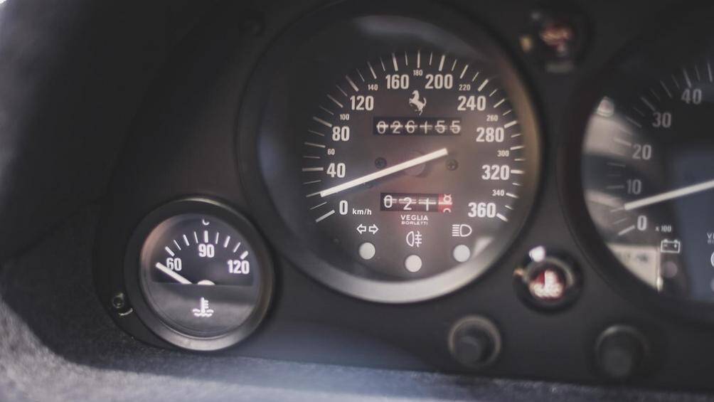Sau 32 năm xuất xưởng, chiếc Ferrari F40 này có số công-tơ-mét khá thấp, chỉ 26.155 km