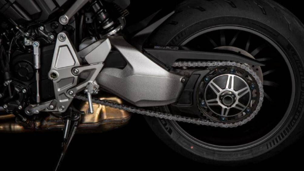 Mẫu mô tô này có giá niêm yết khi xuất xưởng là 16.954 Bảng (khoảng 535,2 triệu đồng)