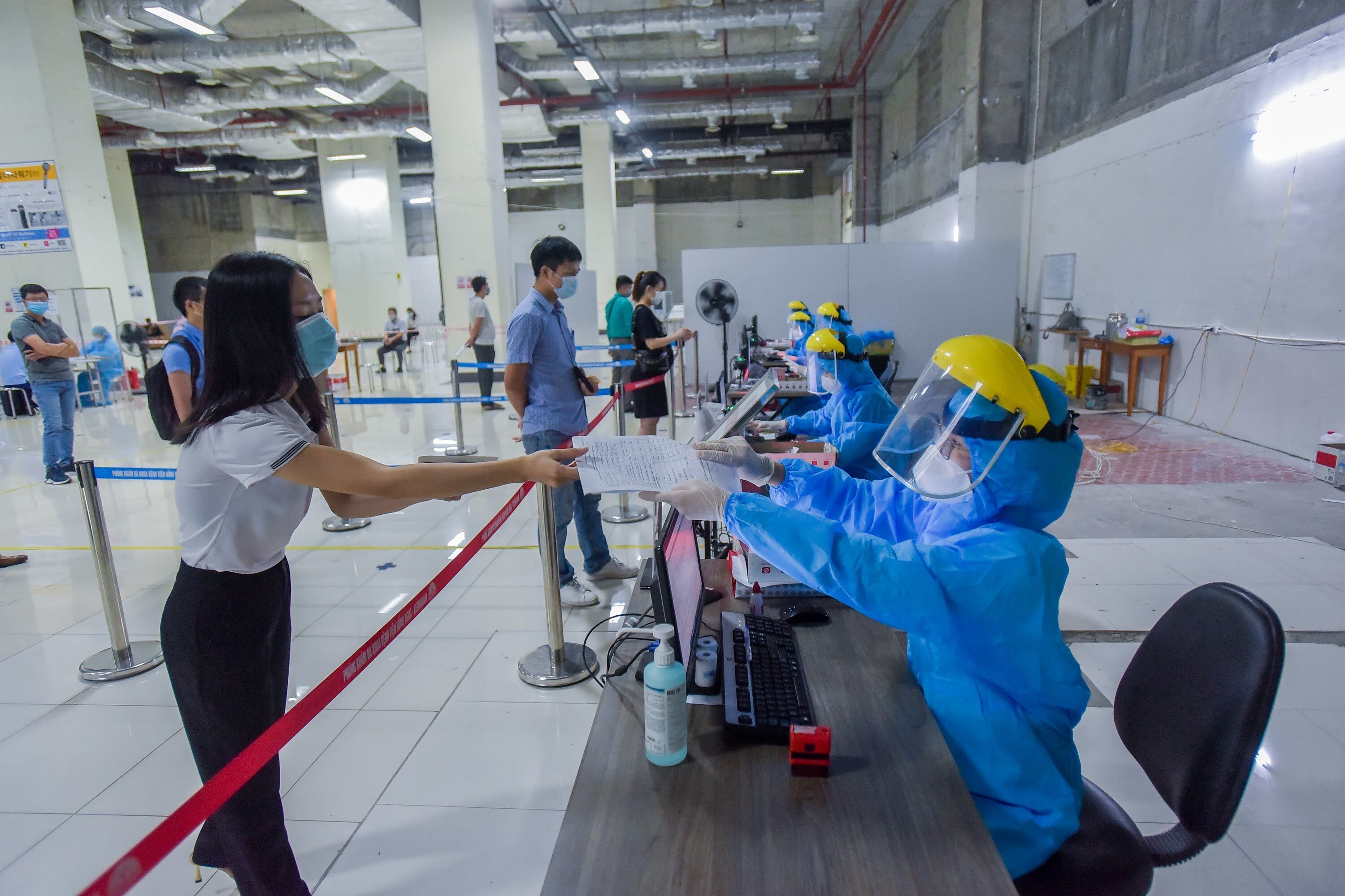 Hôm nay (12/8), Vietnam Airlines triển khai thành công ứng dụng hộ chiếu sức khỏe điện tử IATA Travel Pass trên chuyến bay mang số hiệu VN310 từ sân bay Nội Bài đi Narita (Tokyo, Nhật Bản) vào ngày 12/8/2021. 
IATA Travel Pass là một trong những giải pháp được kỳ vọng nhất để Việt Nam khôi phục các đường bay quốc tế một cách nhanh chóng, an toàn, mở ra cơ hội cho ngành du lịch và hàng không sau ảnh hưởng nặng nề bởi Covid-19.