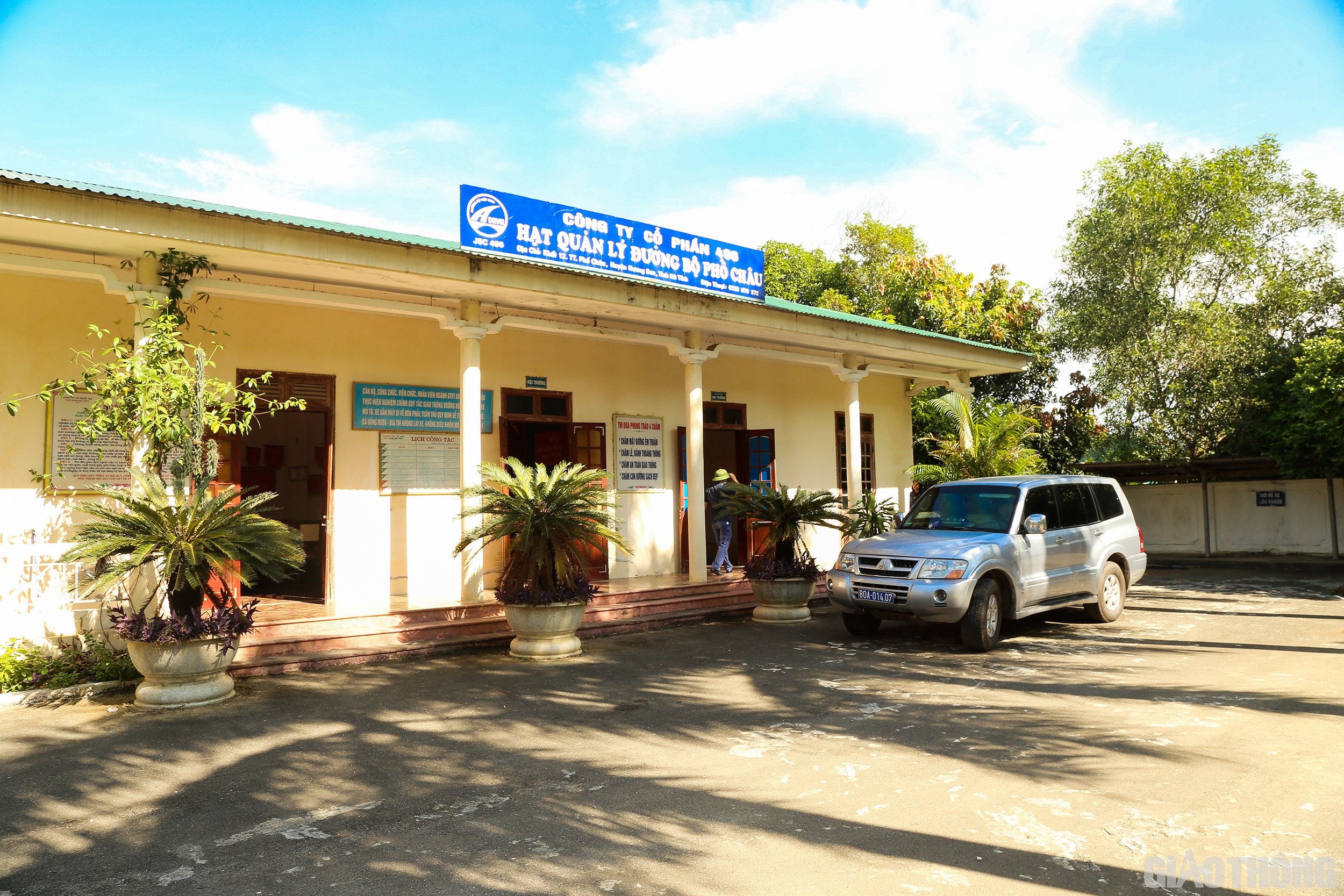Ngoài công tác chuyên môn, các hạt giao thông cũng rất chú ý đến việc xây dựng các nhà hạt xanh - sạch - đẹp.