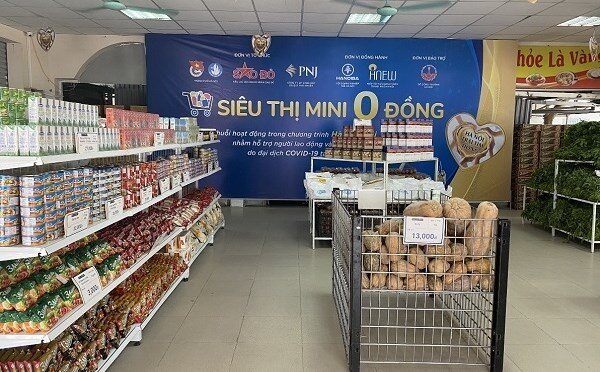Trao đổi với báo chí, ông Lê Hồng Dân, Phó giám đốc Sở LĐ-TB&XH TP Hà Nội cho biết, tính đến ngày 12/8, toàn thành phố đã duyệt chi kinh phí hỗ trợ hơn 152 tỉ đồng và thực hiện chi trả trên 143 tỉ đồng cho lao động, doanh nghiệp gặp khó khăn do dịch Covid-19 theo Nghị quyết 68 của Chính phủ.