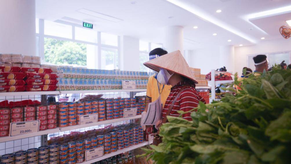 Một số "siêu thị 0 đồng" như tại Trung tâm Thể thao văn hoá phường Xuân La (số 9 ngõ 28 đường Xuân La, Tây Hồ), tại phường Đức Thắng (Bắc Từ Liêm) và phường Bách Khoa (Hai Bà Trưng).