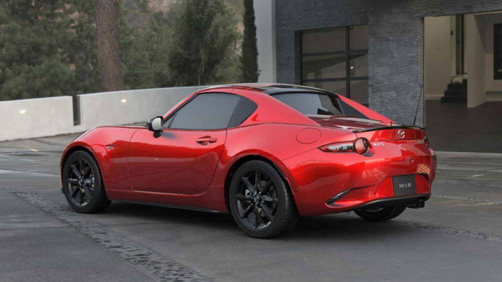 8. Mazda MX-5 (doanh số: 13.773 chiếc, chiếm 3,7% thị phần)