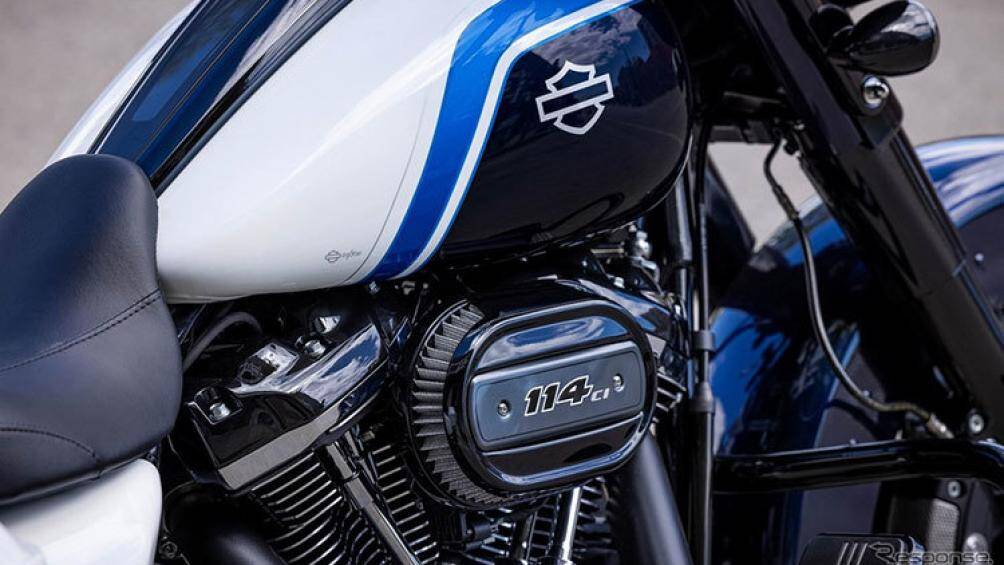 Được biết, giá xe Harley-Davidson Street Glide Special sơn đặc biệt của đặt ở mức 38.495 USD (tương đương với khoảng 880 triệu đồng) tại Mỹ