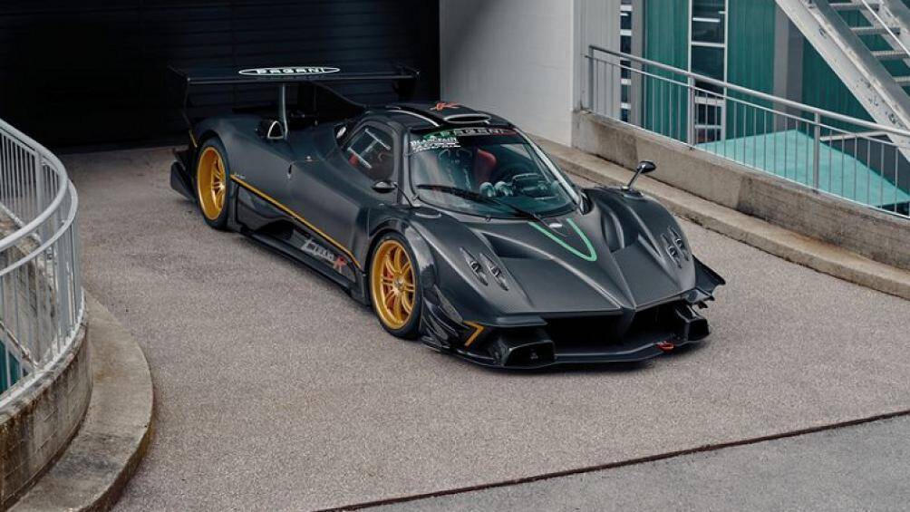 Trên toàn thế giới chỉ có 10 chiếc siêu xe Pagani Zonda R Evolution được xuất xưởng, và đây là một trong số 10 siêu phẩm hiếm hoi này